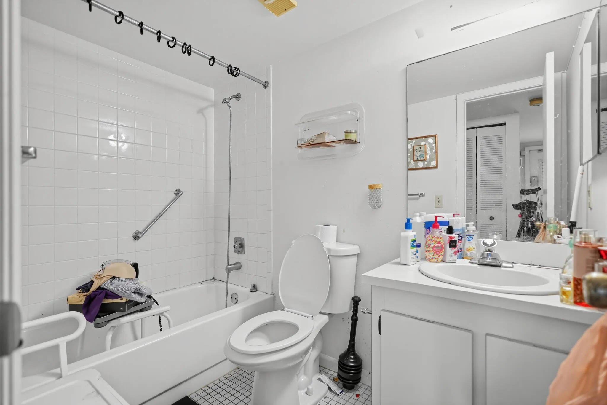 31_Building_177-Bathroom-0250