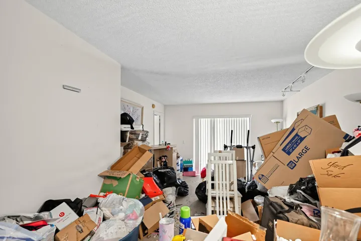 13_Building_177-Living_room-0255
