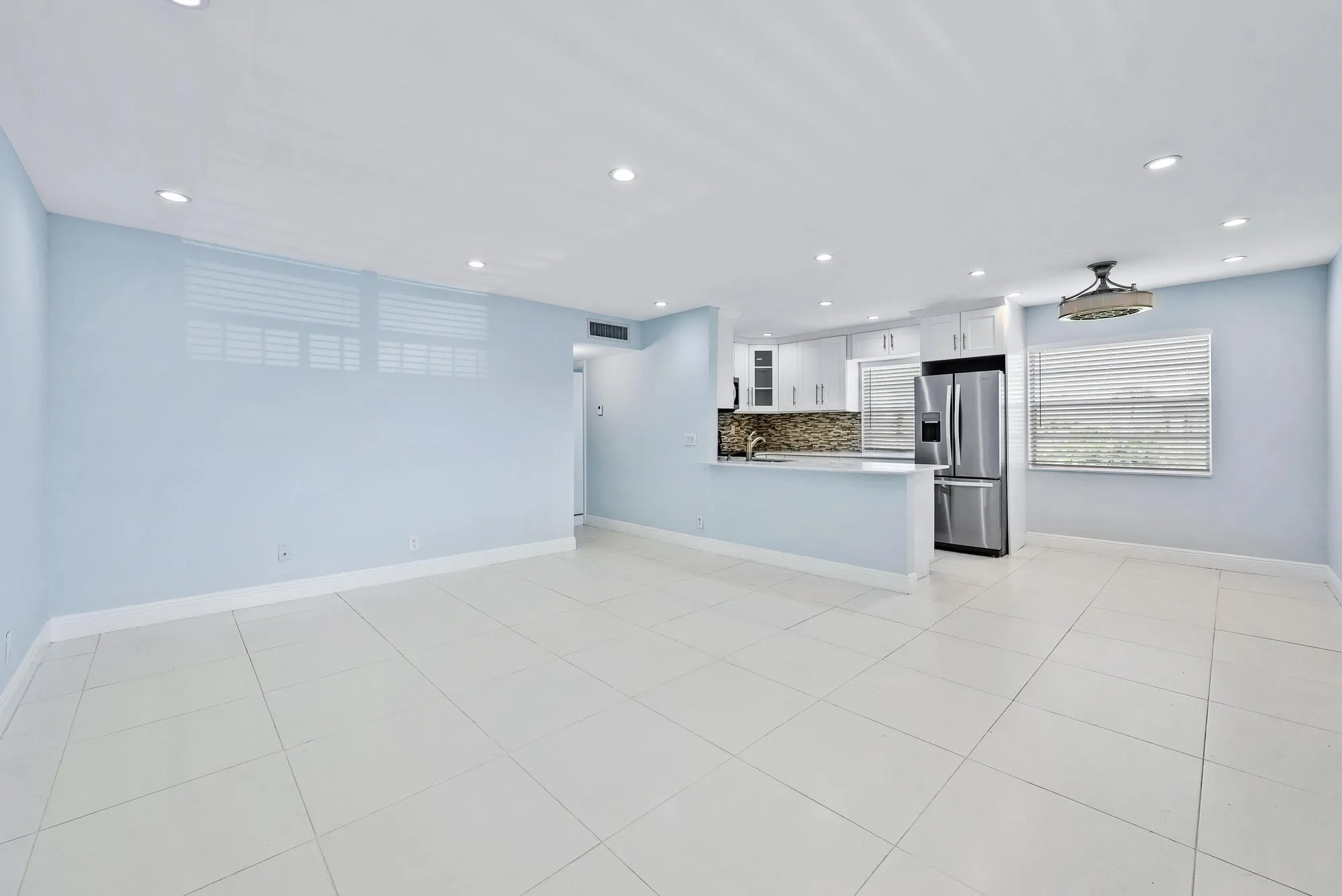 Living & Kitchen
