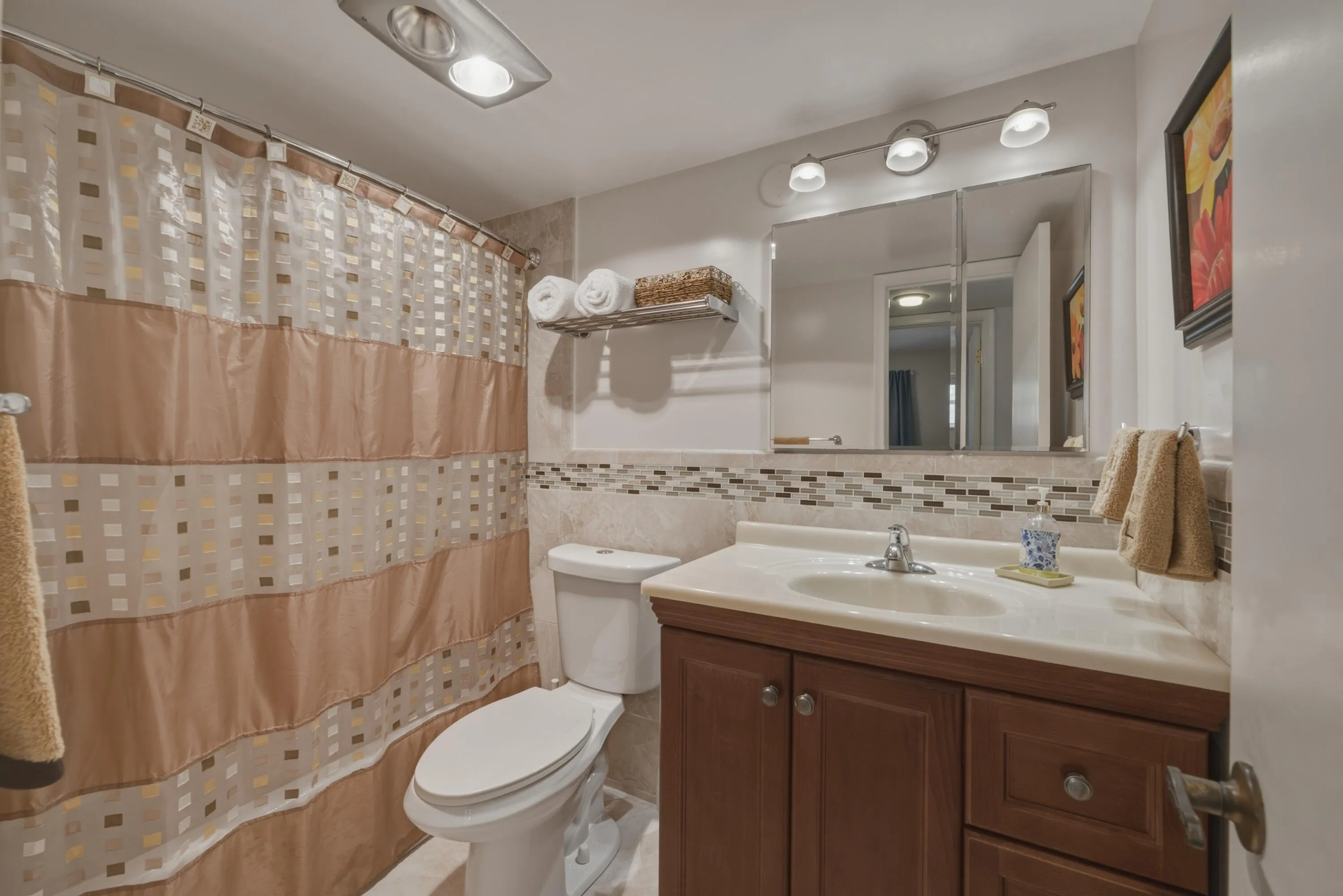 7. Guest Bathroom