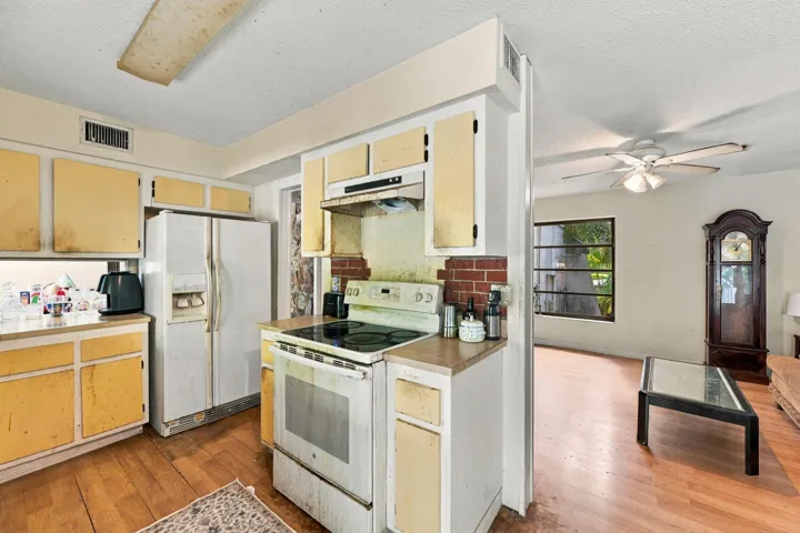 12_kitchen