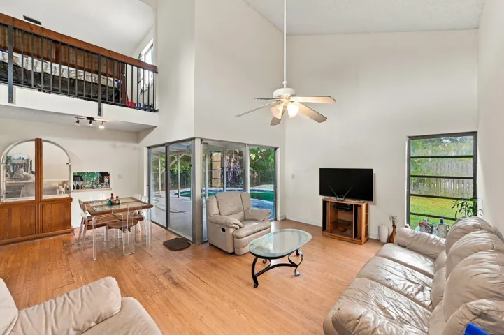07_living room