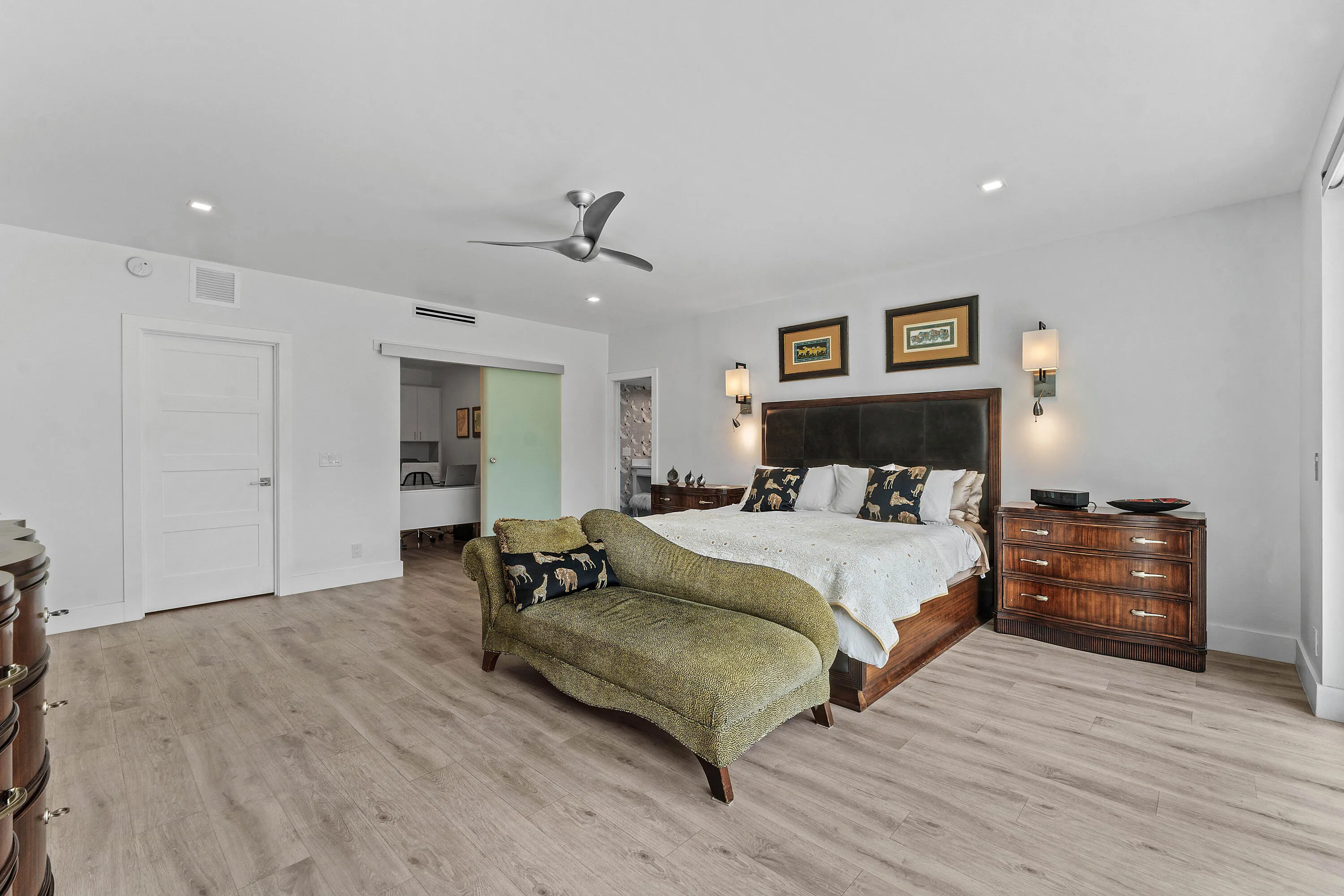 Master Bedroom has His & Hers Bathrooms