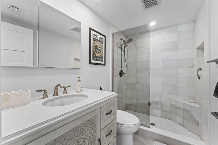 Guest Bedroom 1 Private Ensuite