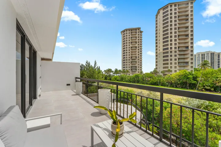 Private Master Balcony