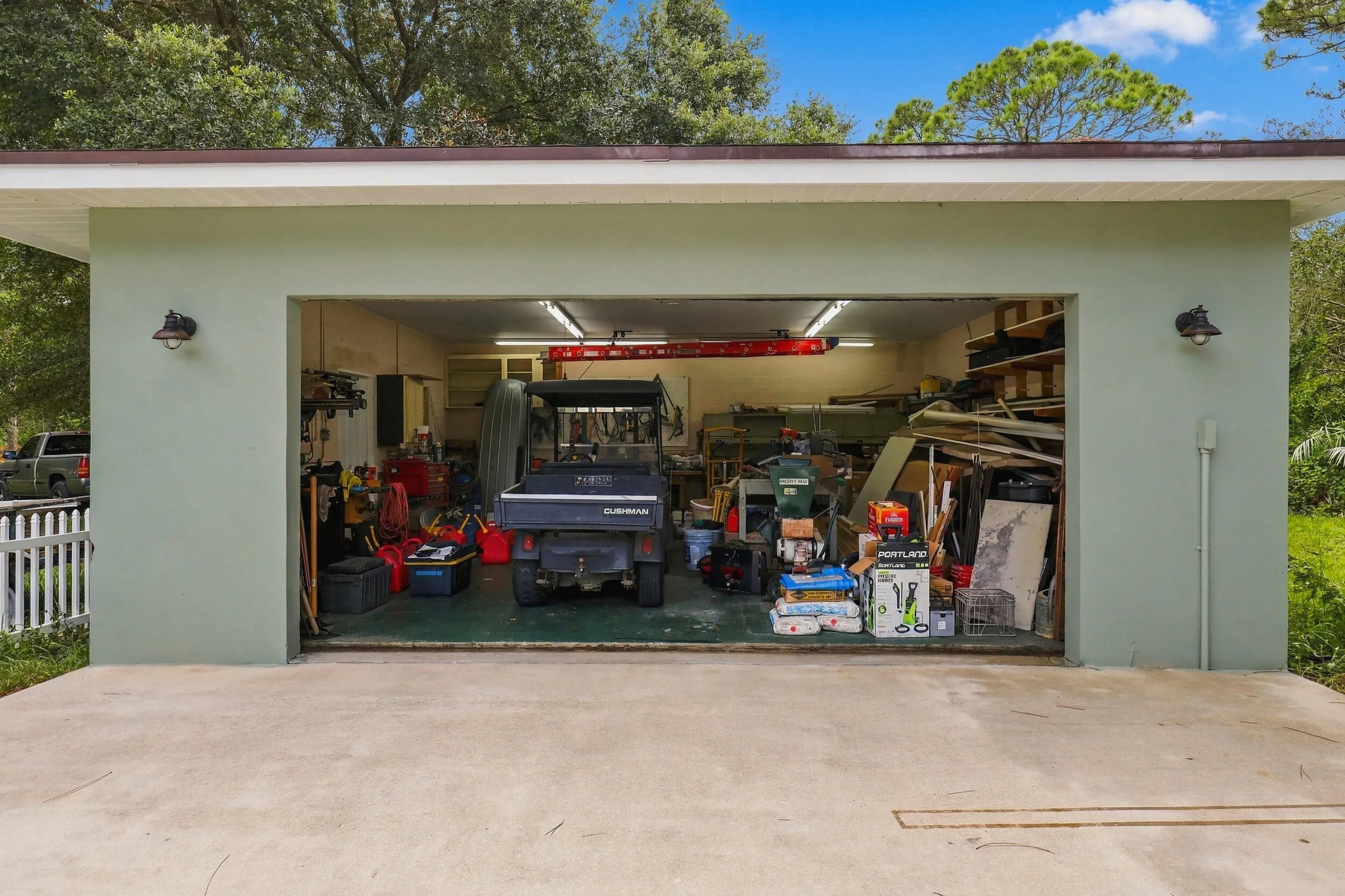 DETACHED GARAGE