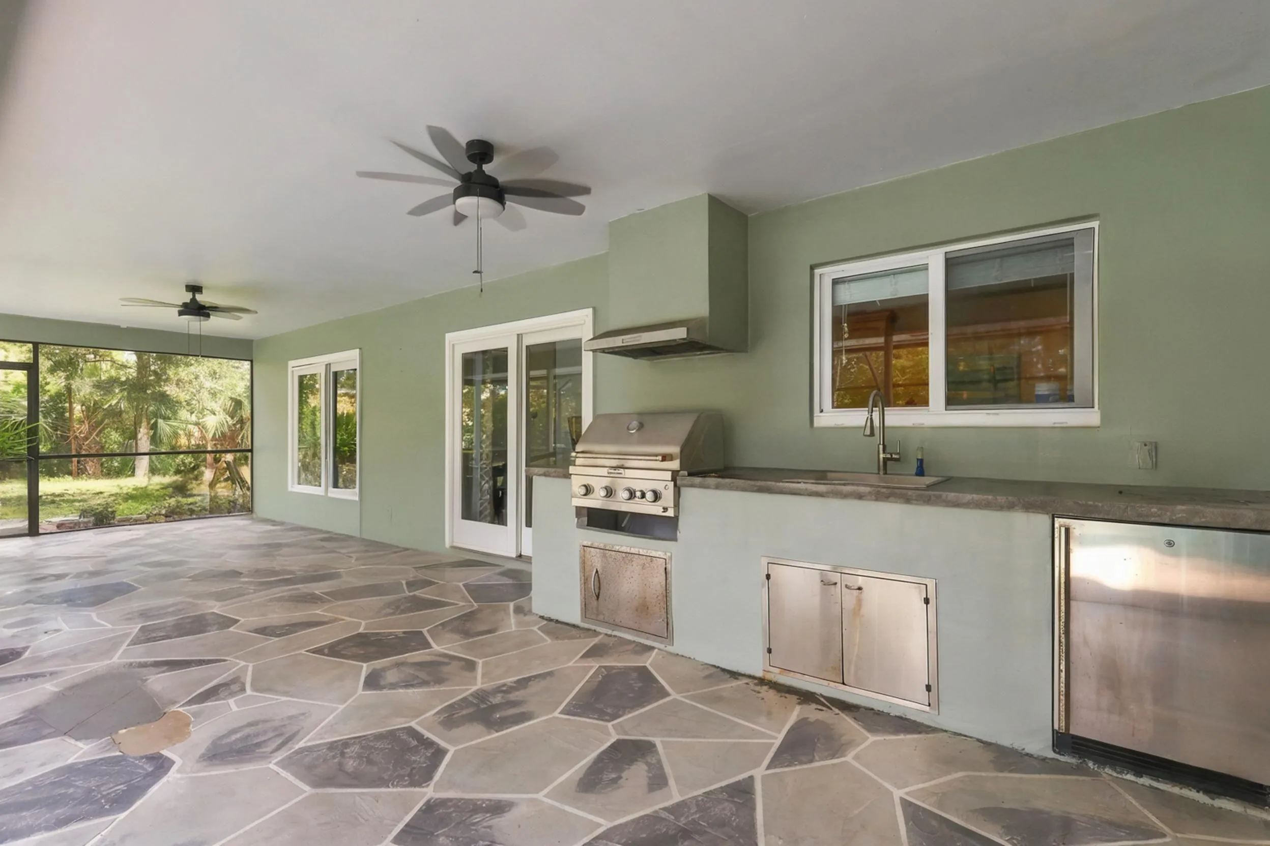 OUTDOOR PATIO KITCHEN