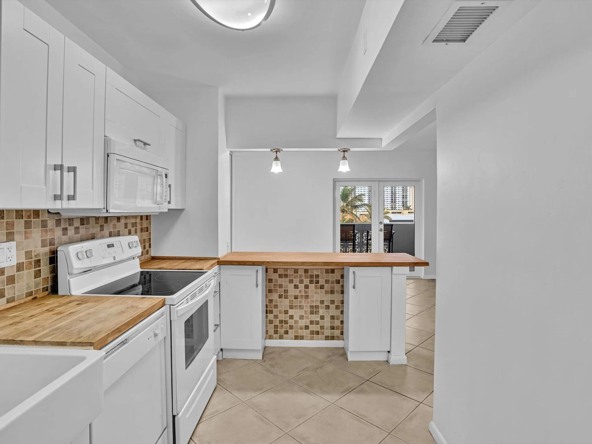Baker 402 kitchen to use first