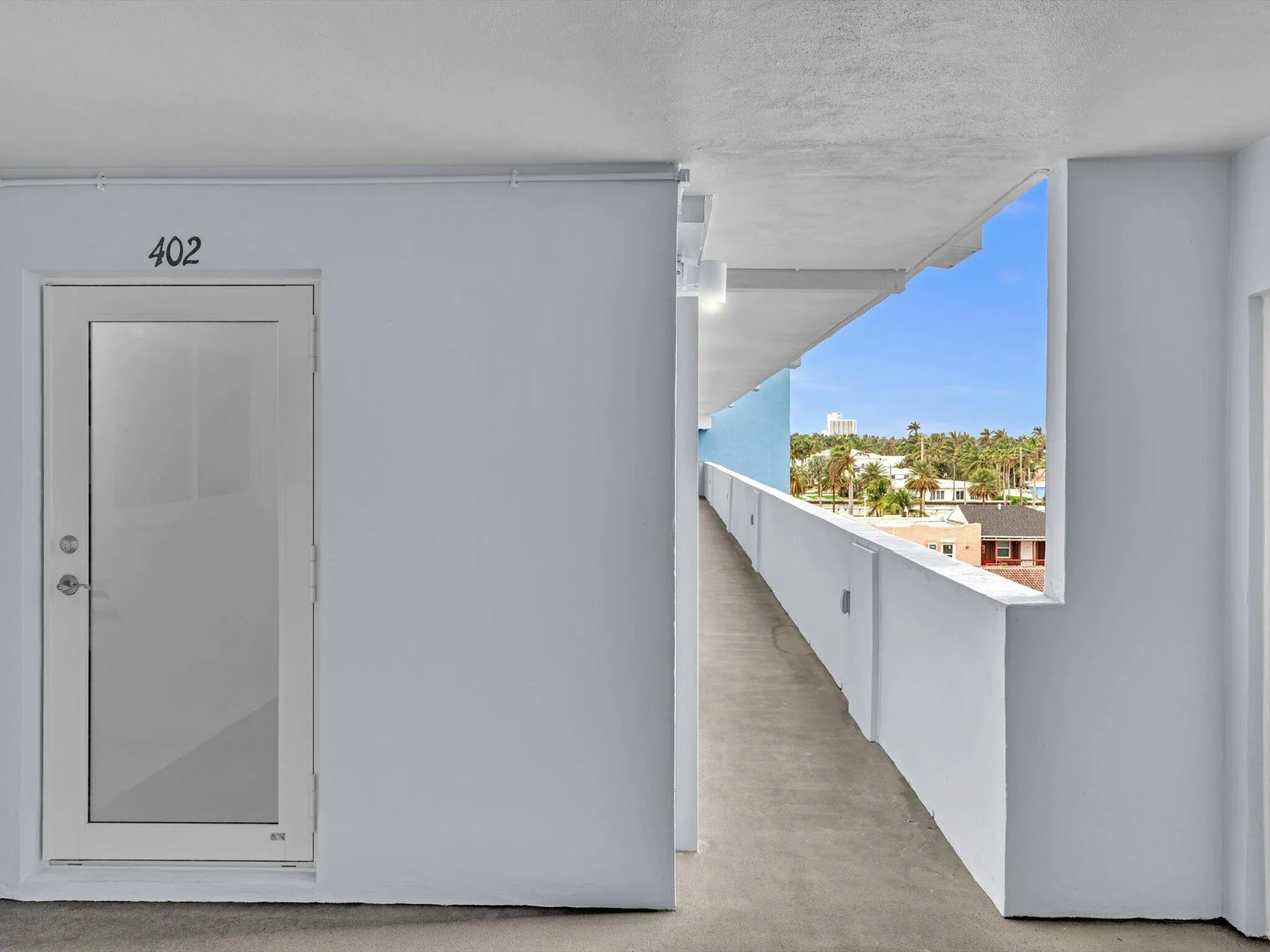 BT 402 entrance door