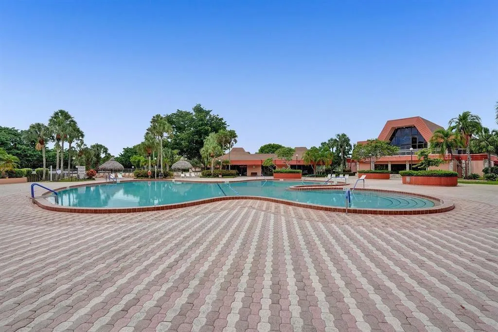 Access to Holiday Springs Clubhouse