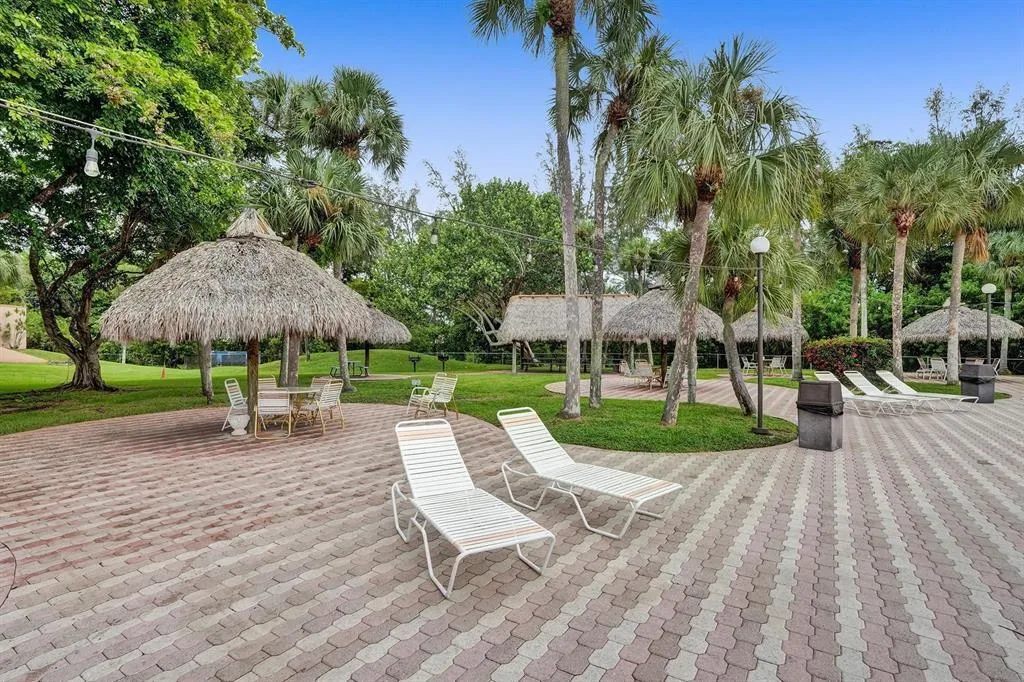 Access to Holiday Springs Clubhouse
