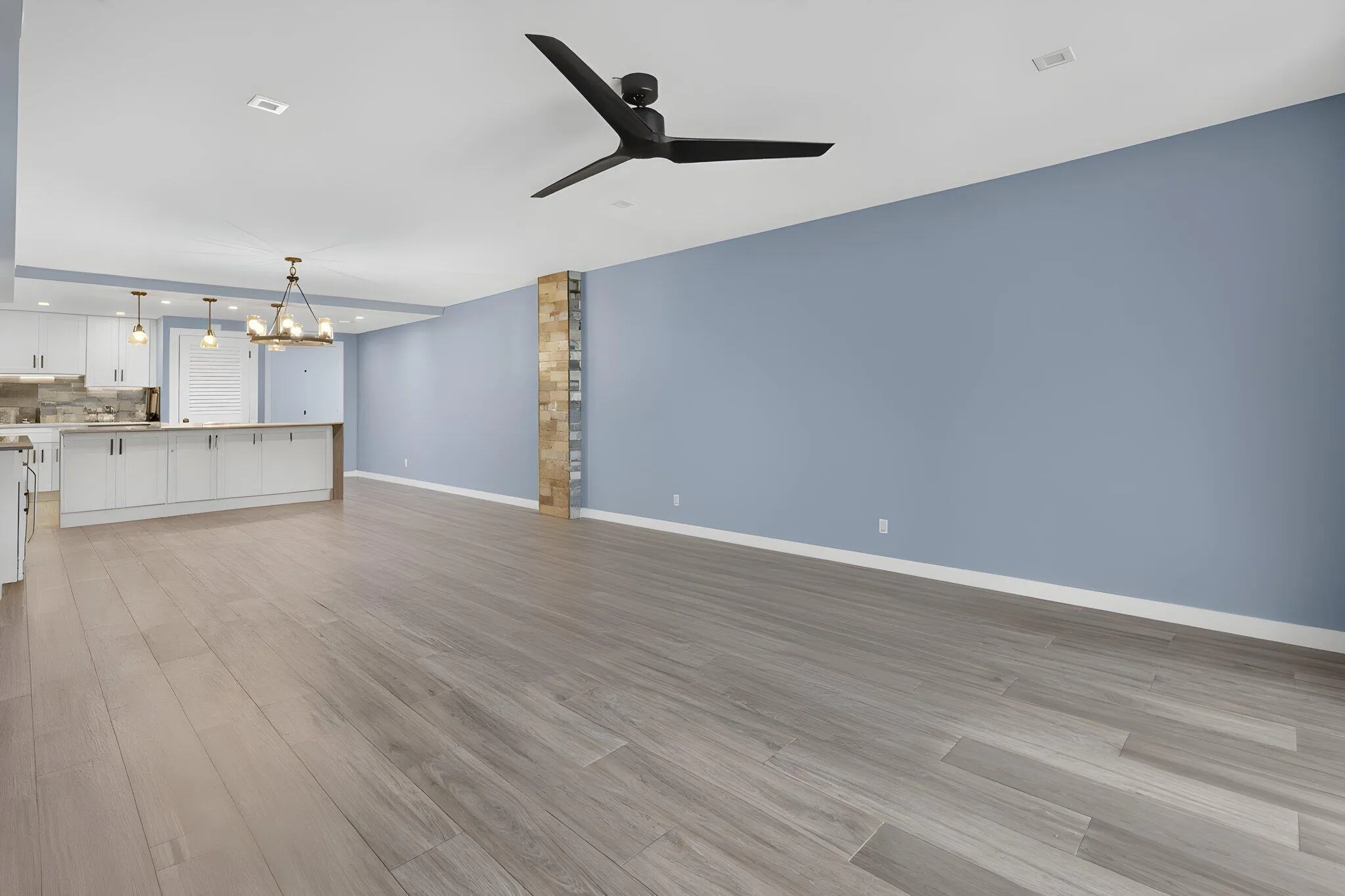 15-web-or-mls-_MLP7779 furniture removed