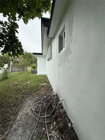 Photo 33