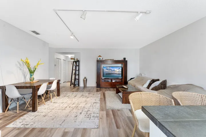 Living/Dining Area