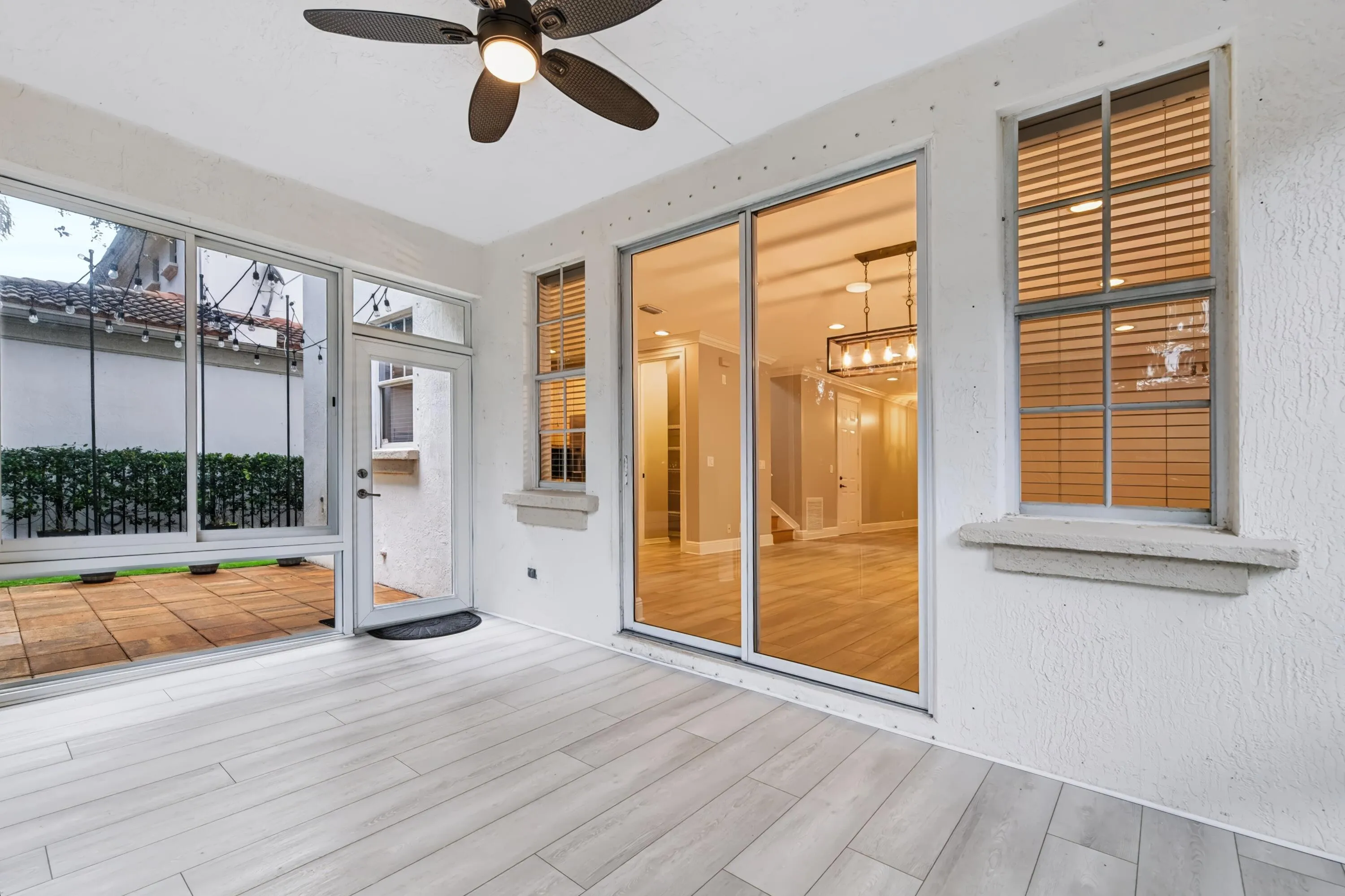 40 Sunroom 1