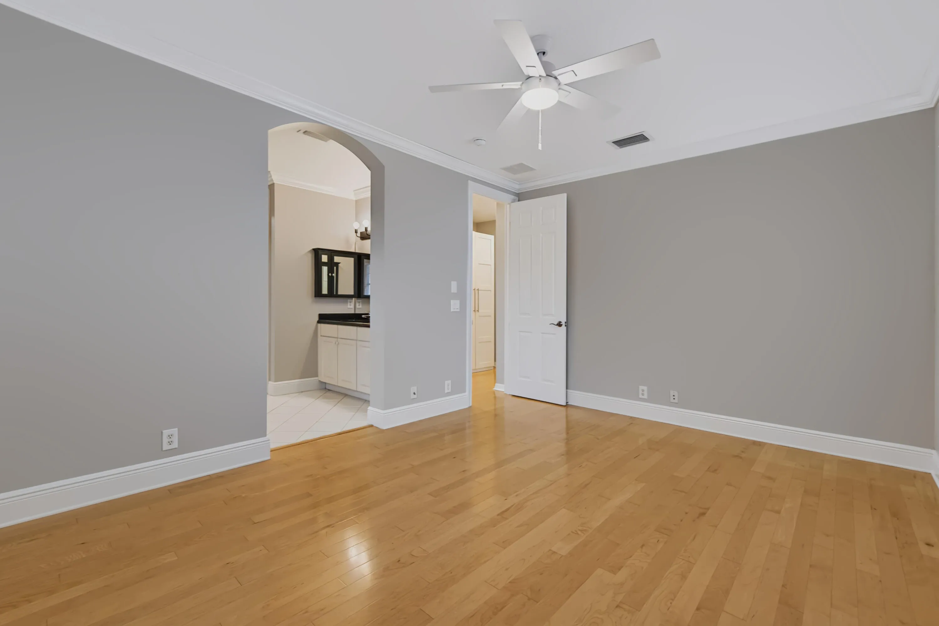 22 Primary Bedroom