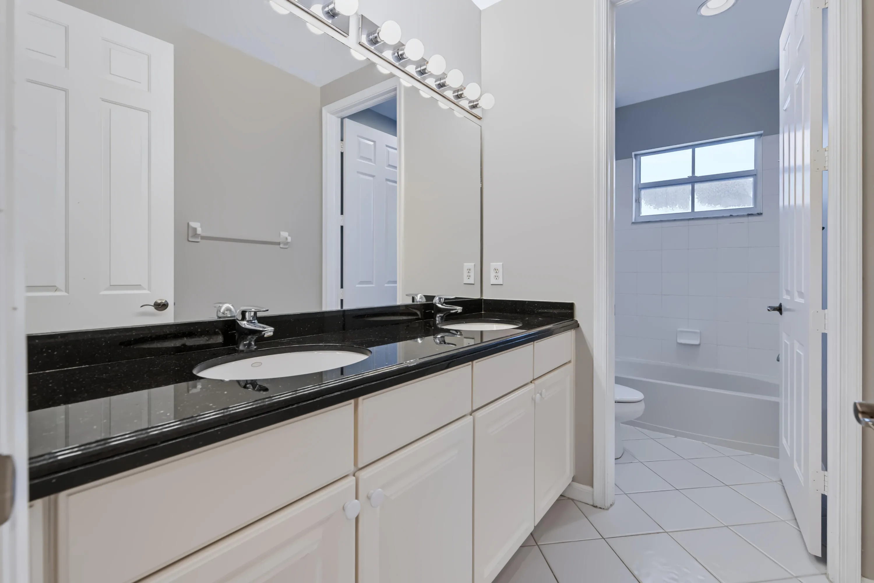 30 Upstairs Bath