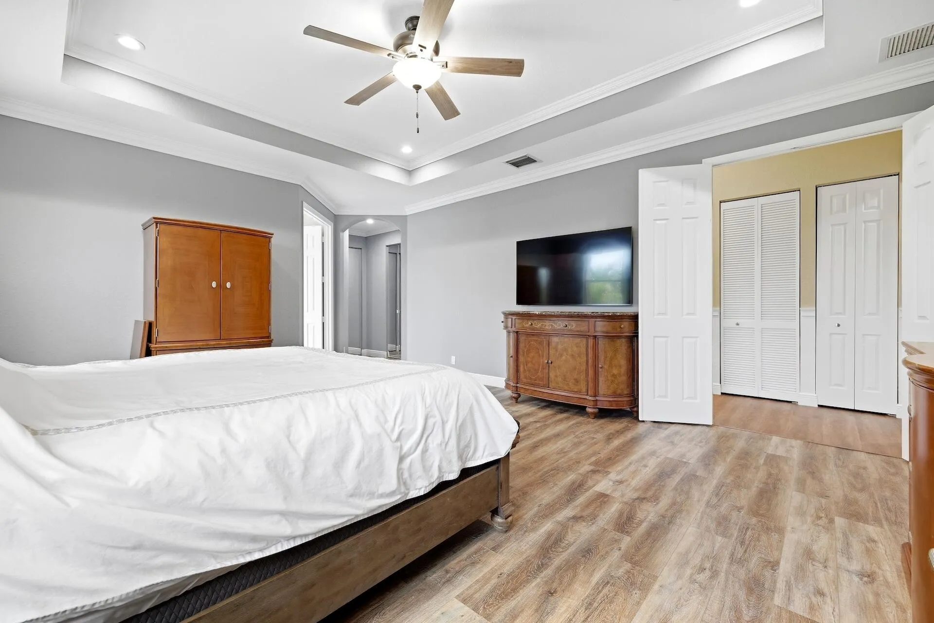 Primary_Bedroom