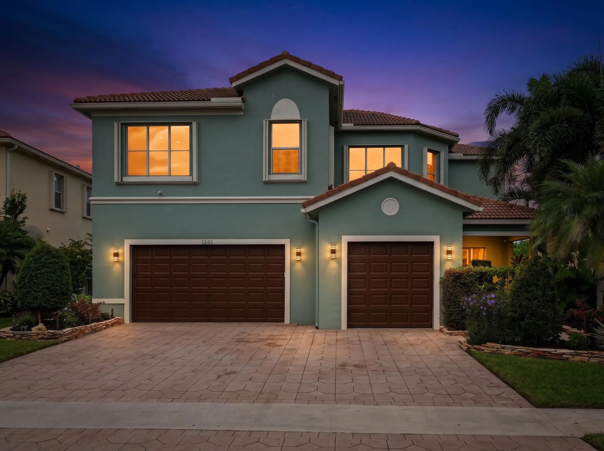 01_Front_Exterior_Twilight