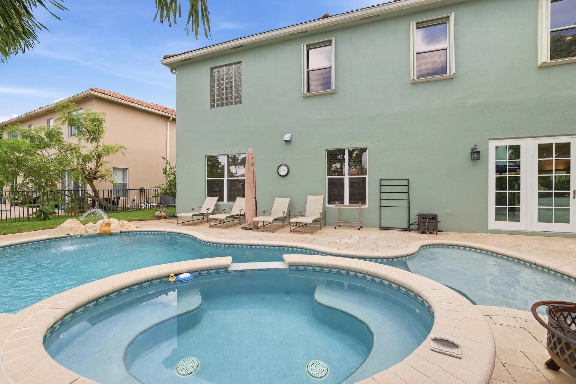 Rear_Exterior_Pool_Spa