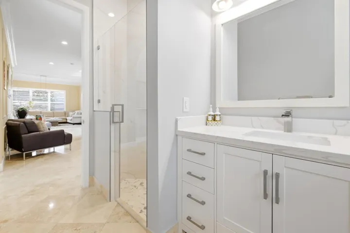 Downstairs_Bathroom