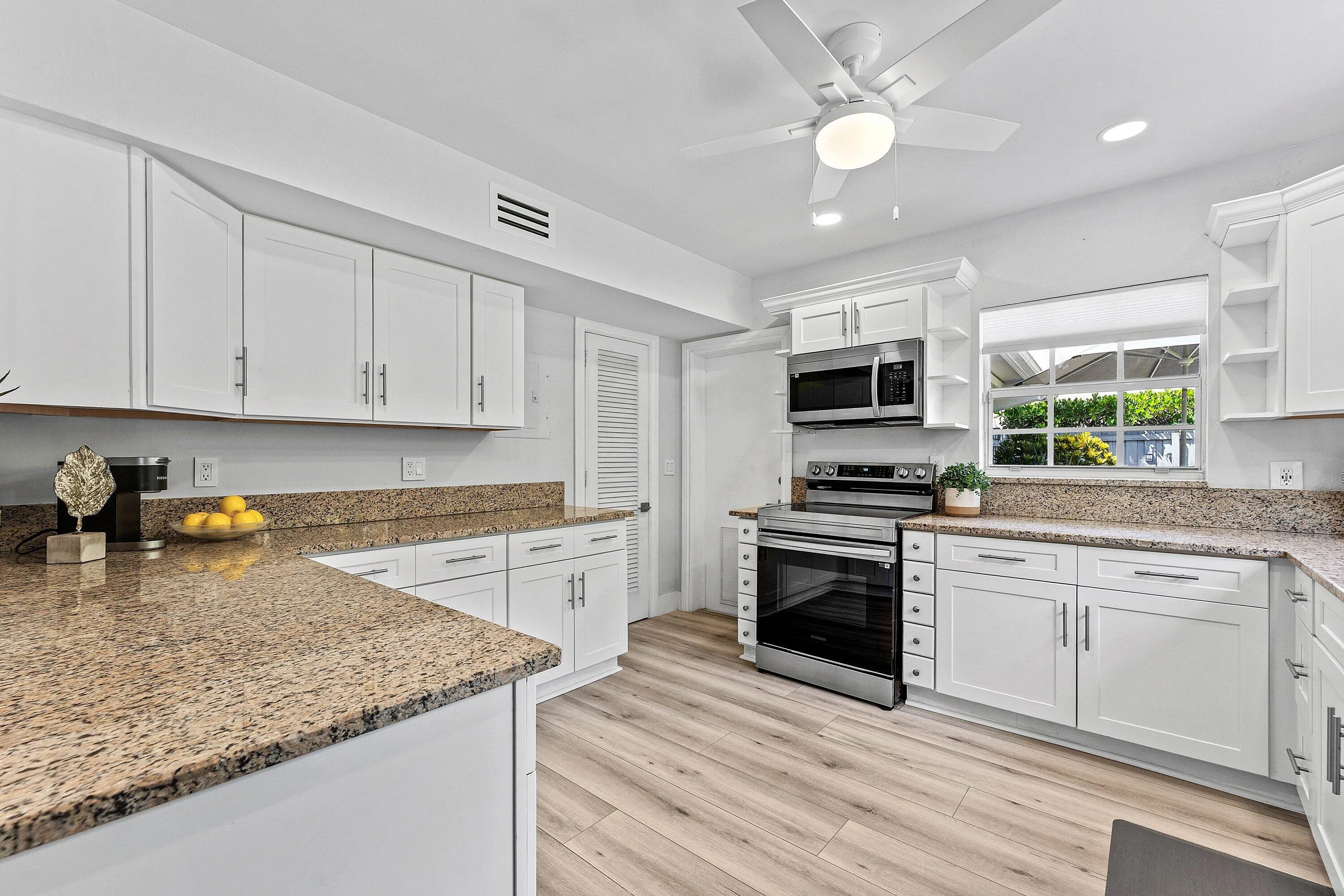 013-233LakeTerrace-DelrayBeach-FL-33444-