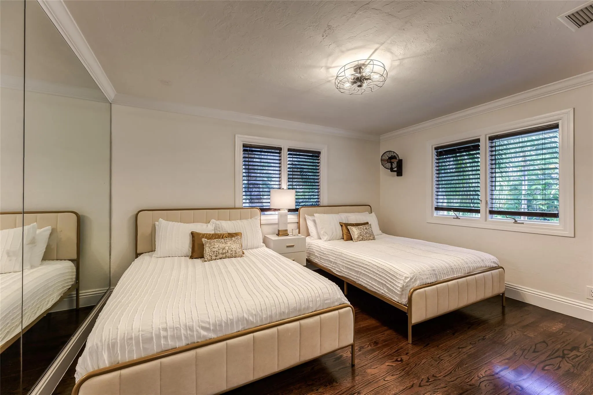 Bedroom #3 (2 Queen Beds) with En Suite Bathroom.