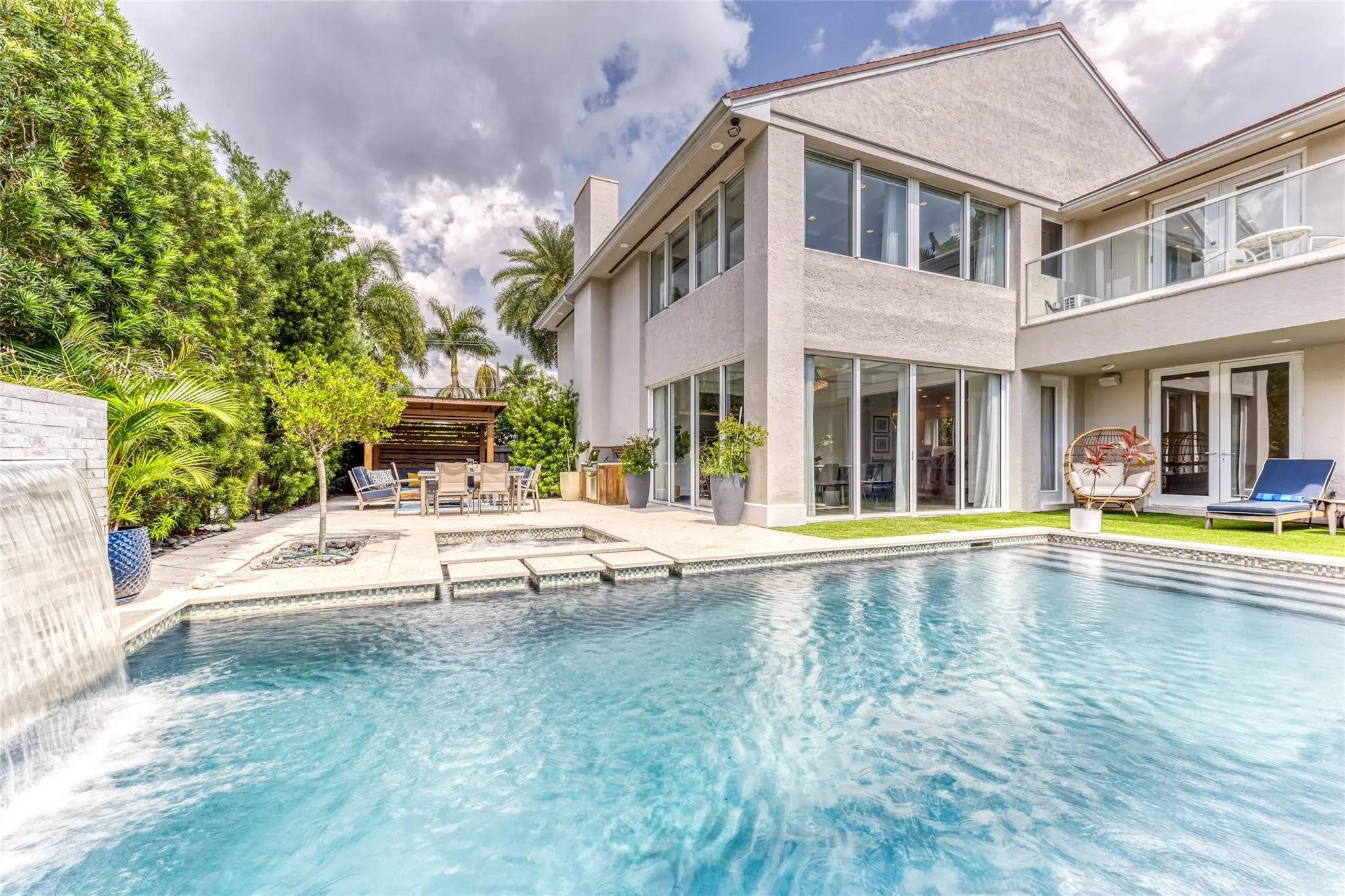Heated Pool Separate SpaOutdoor Dining, BBQ Kitchen & Fire Pit