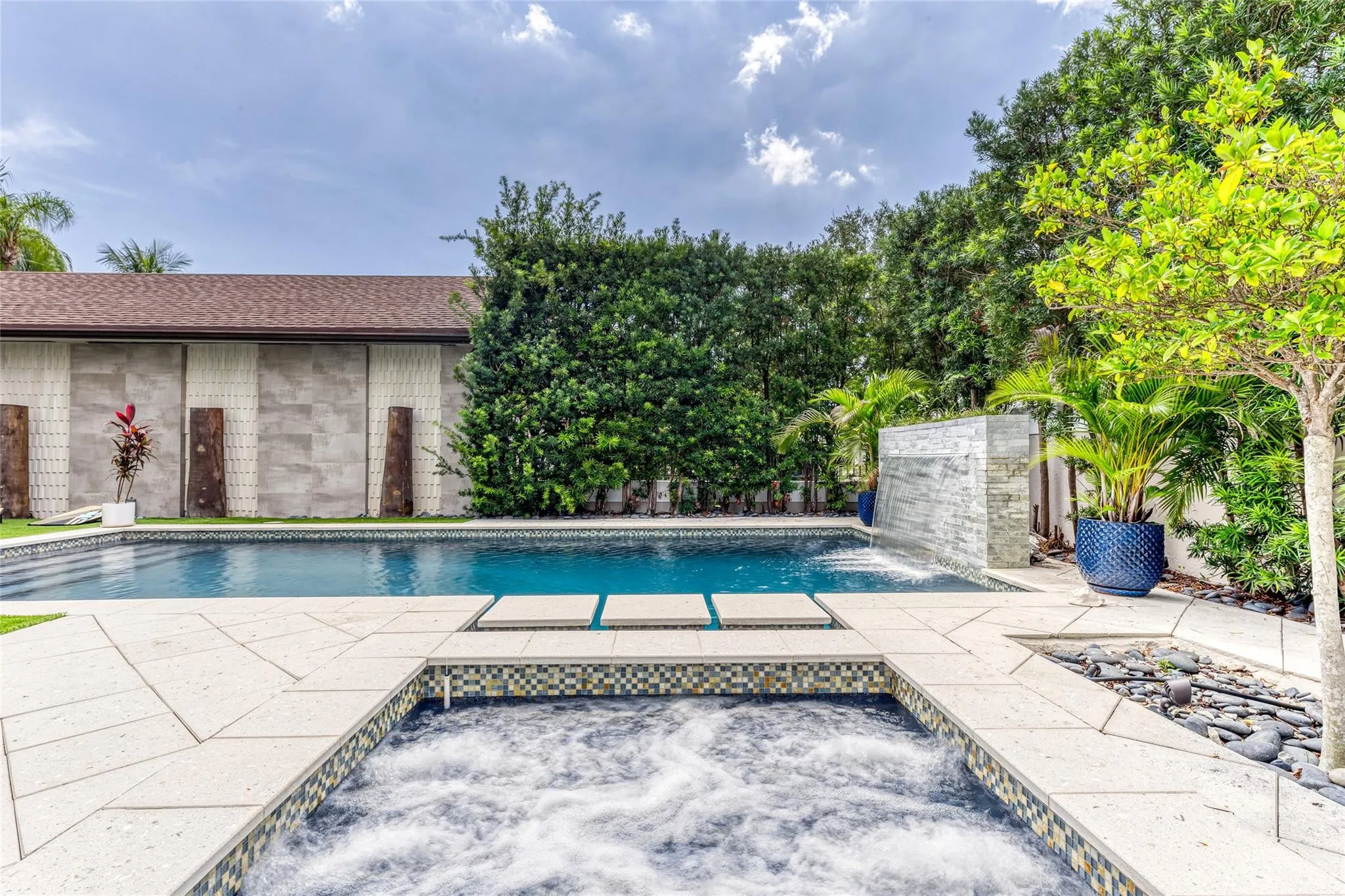 Heated Pool Separate SpaOutdoor Dining, BBQ Kitchen & Fire Pit