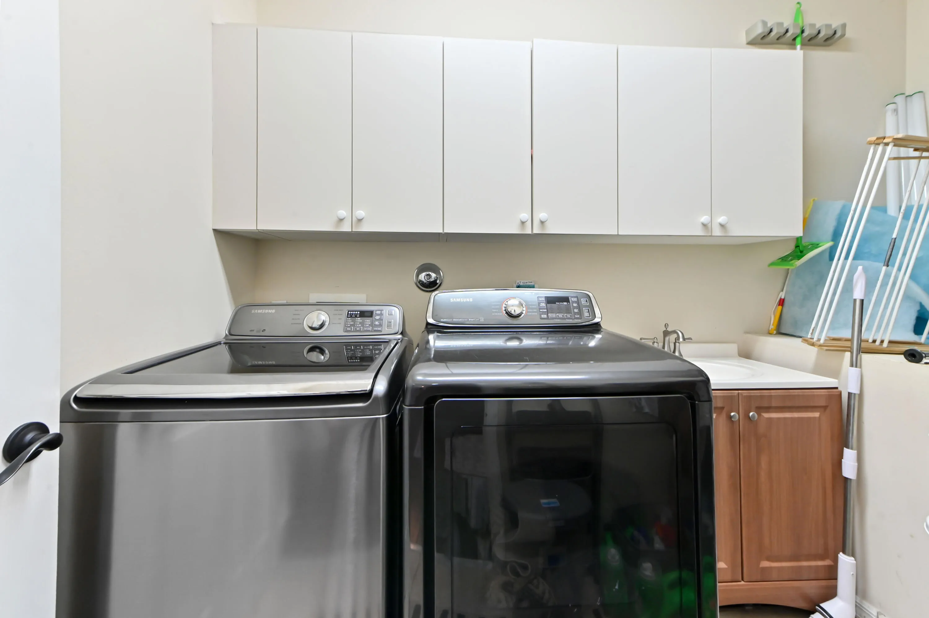 19 laundry room 01