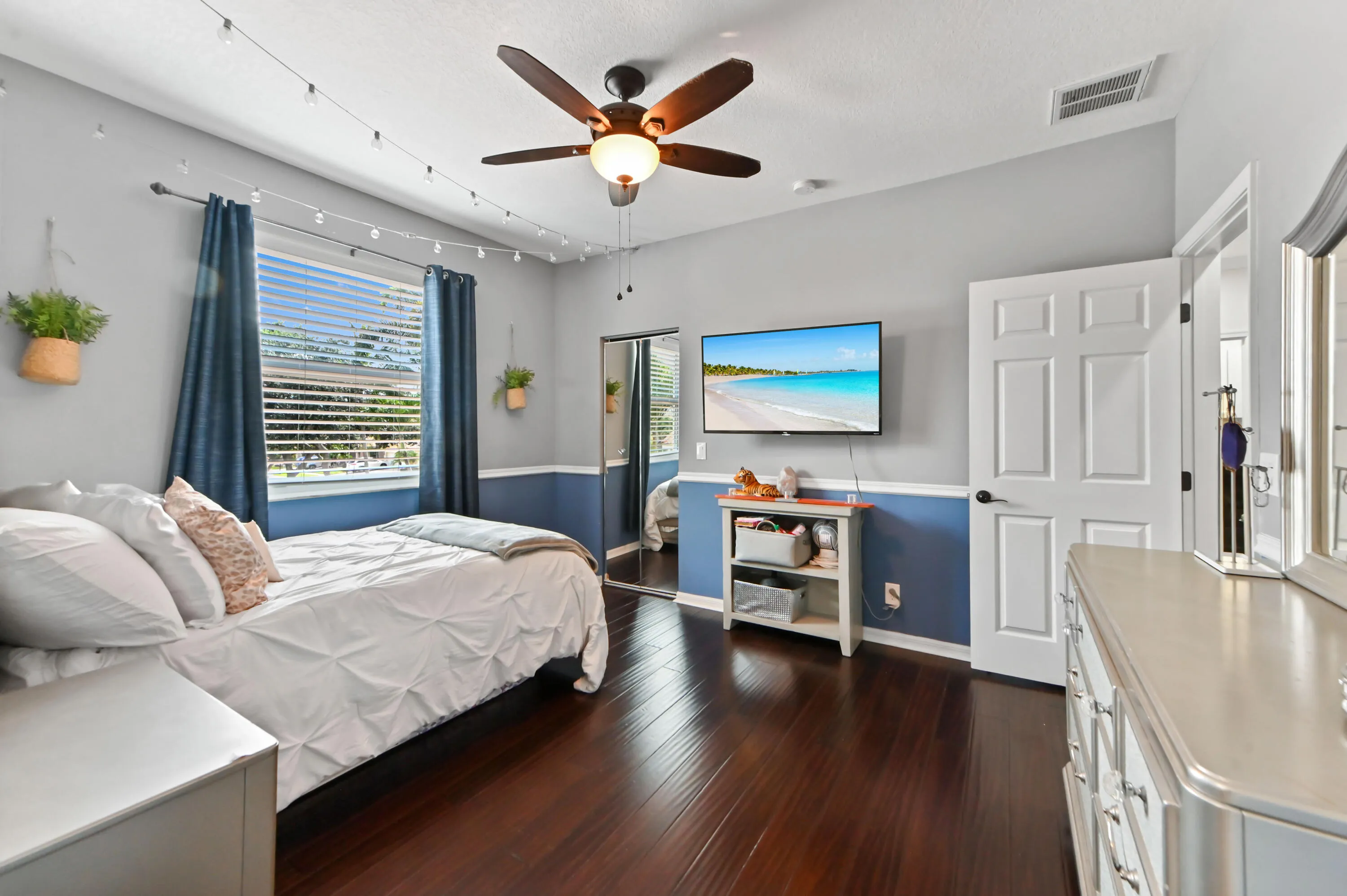 24 bedroom 02