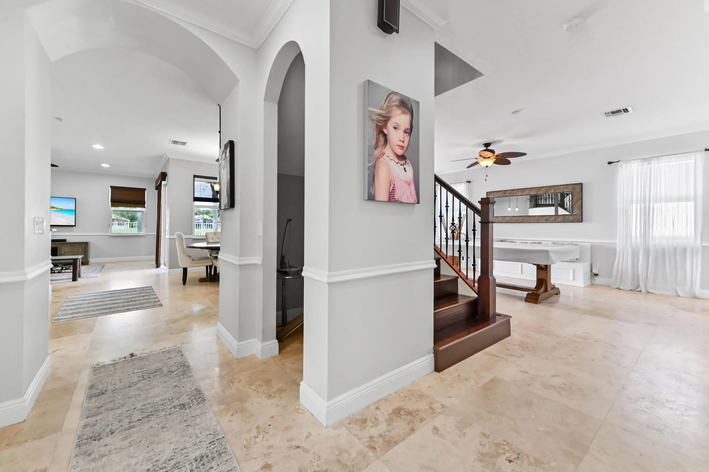 12 Hallway 01