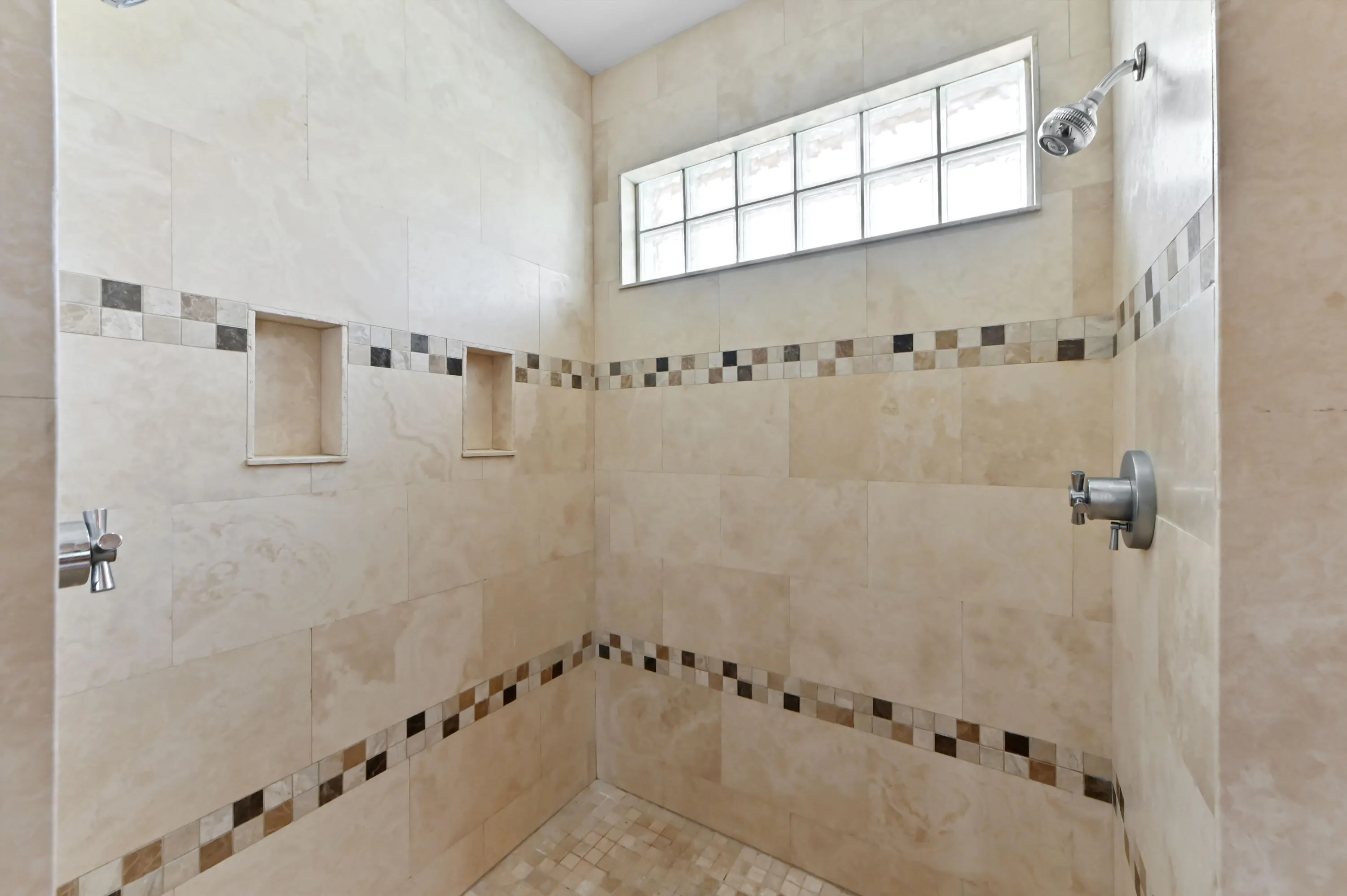 35 bathroom 03