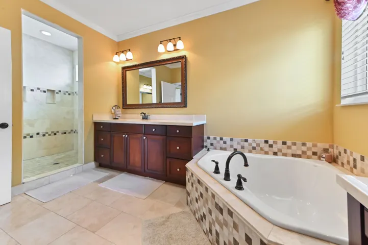 34 bathroom 02