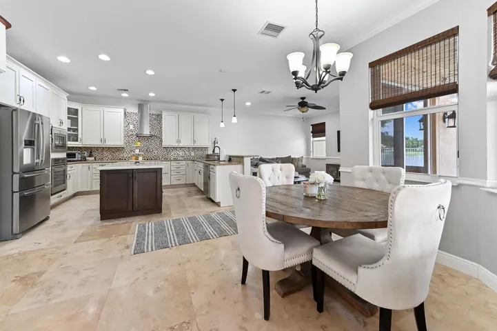 06 dining area 01
