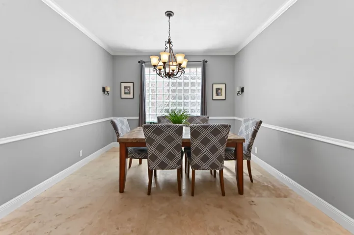 14 dining room 02