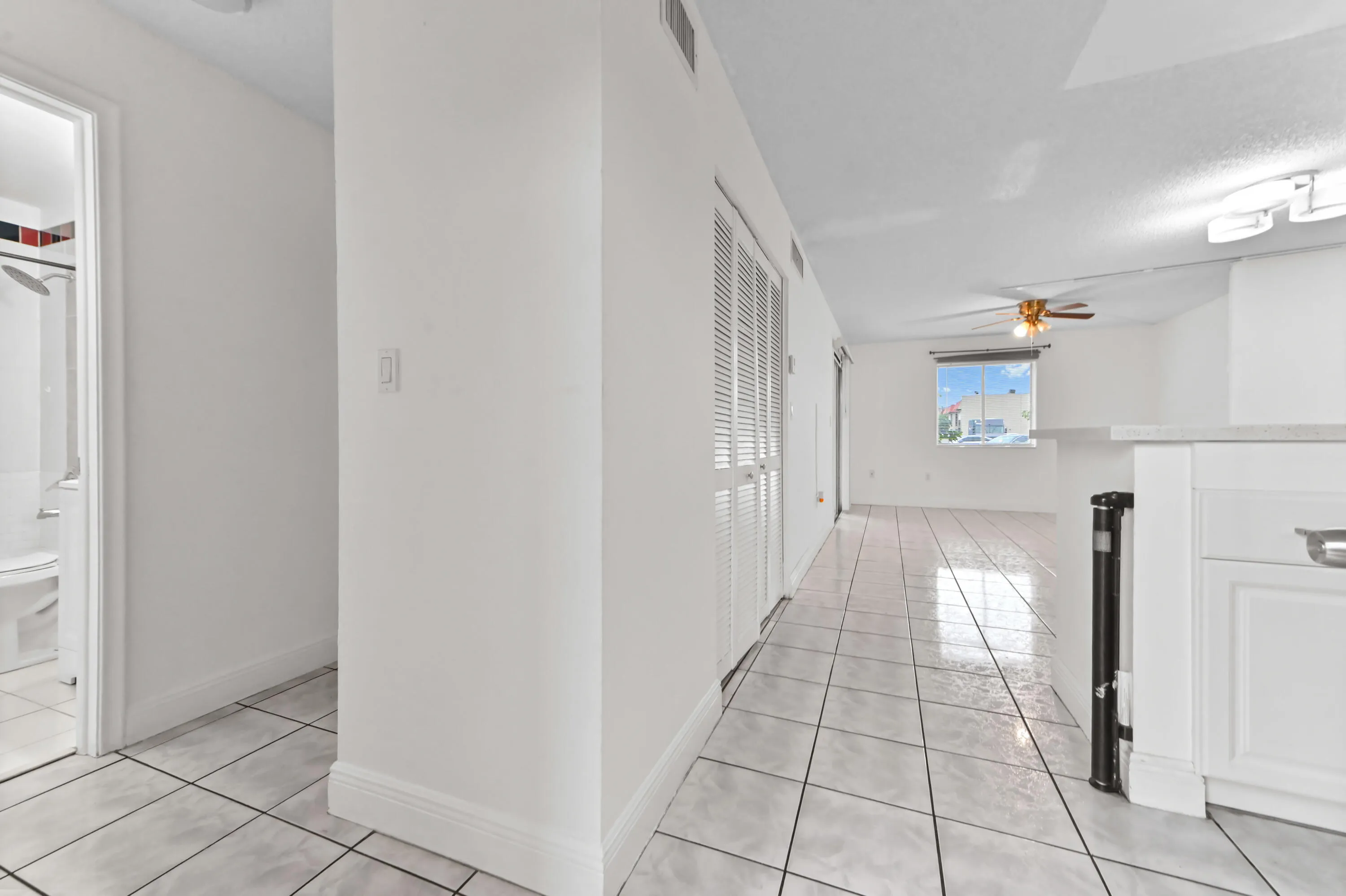 02 Hallway 01