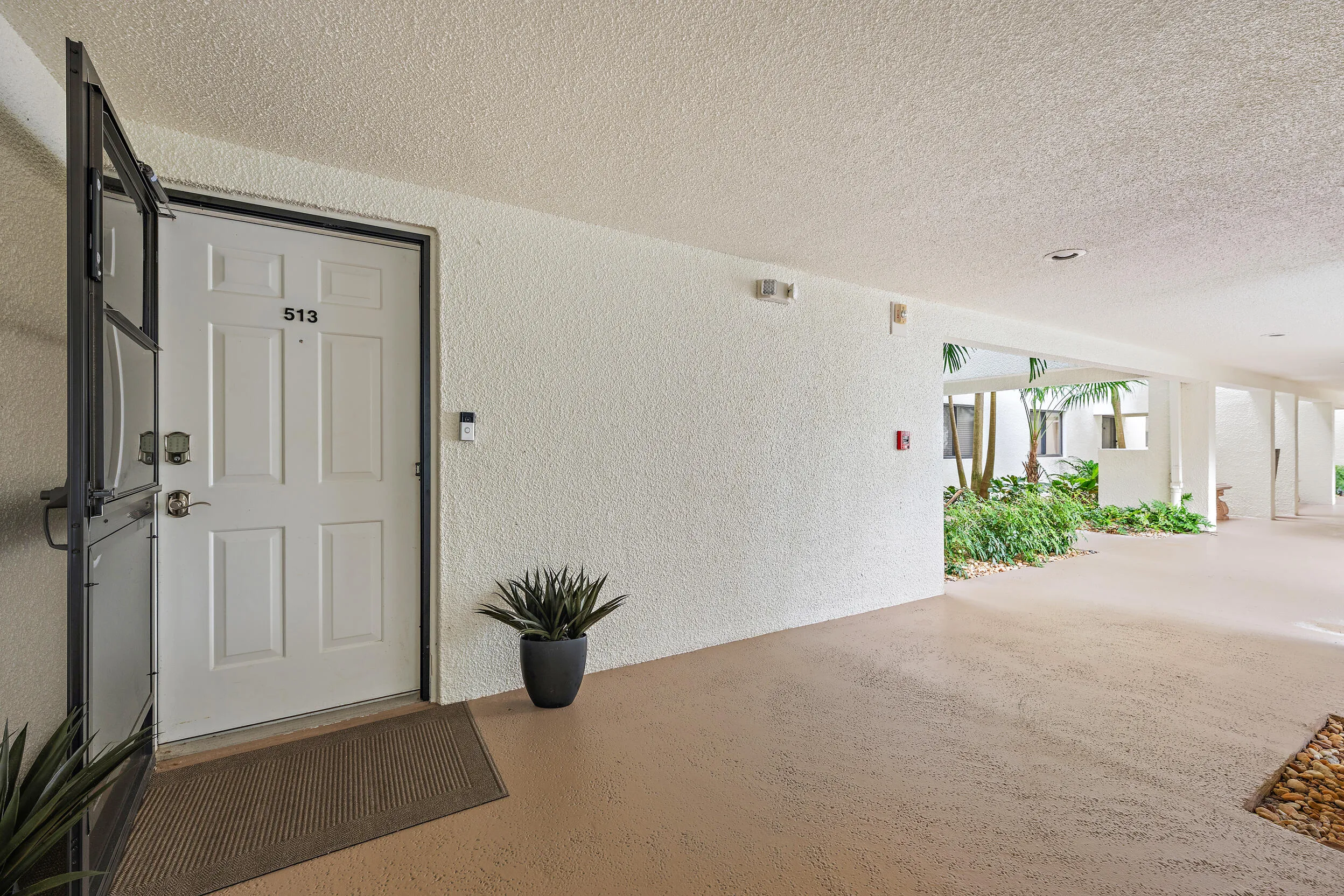 1st Floor Entry