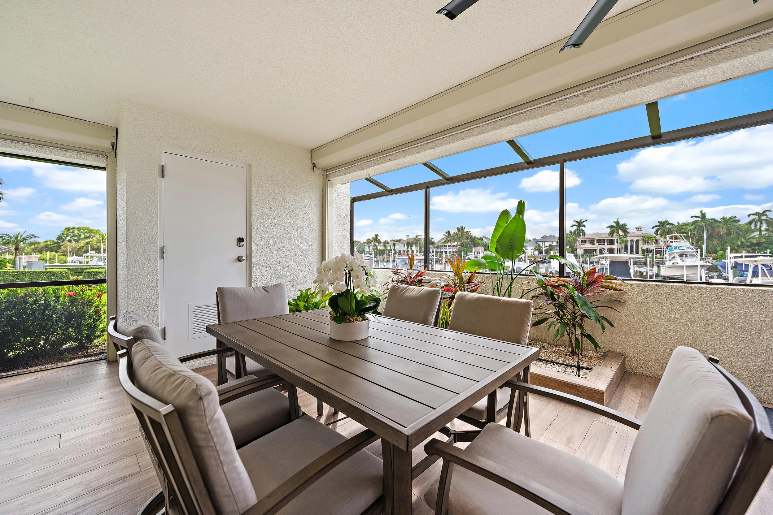 513 Oak Harbour Dr-25
