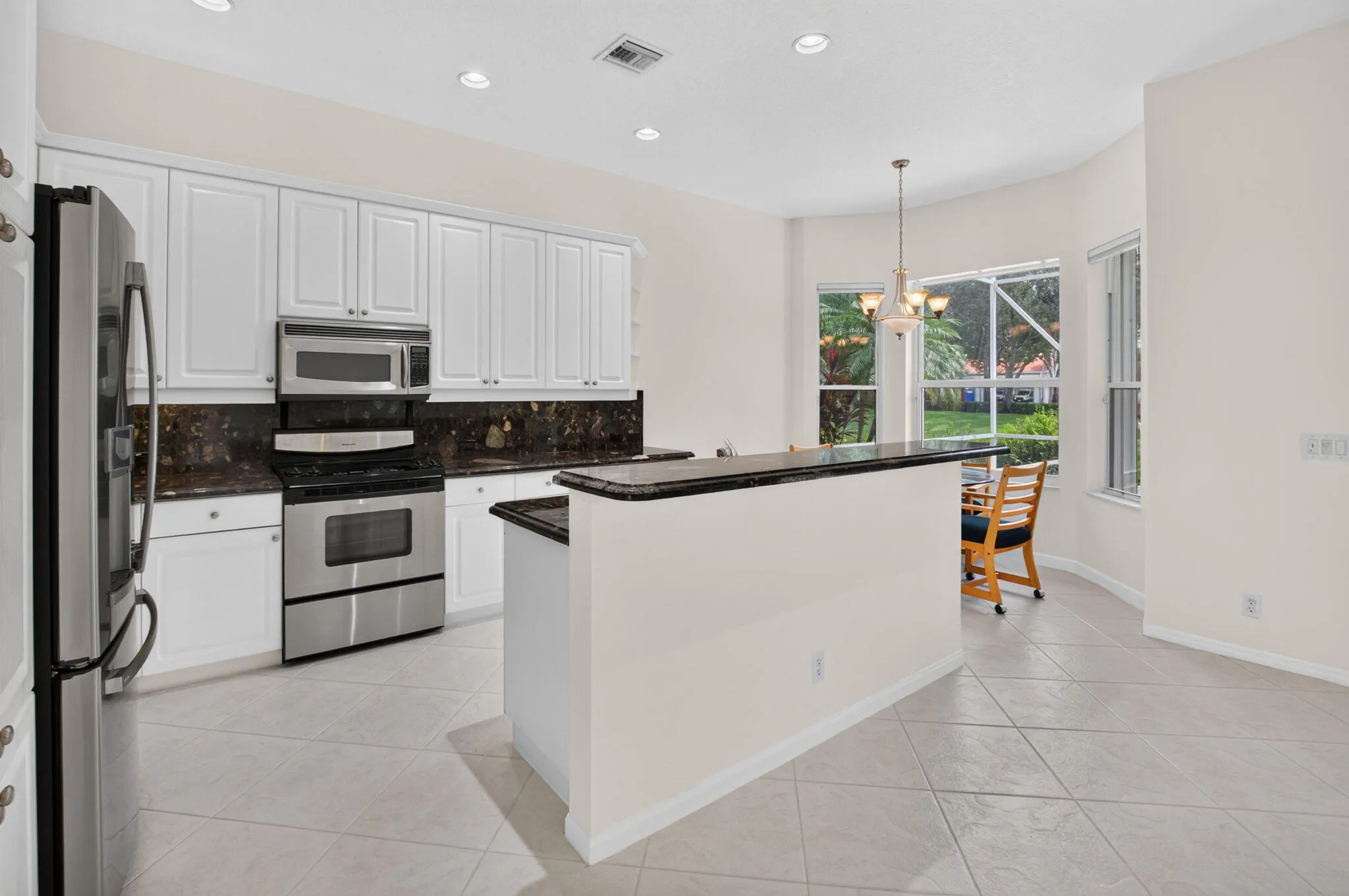 BEAUTIFUL UPDATED WHITE KITCHEN