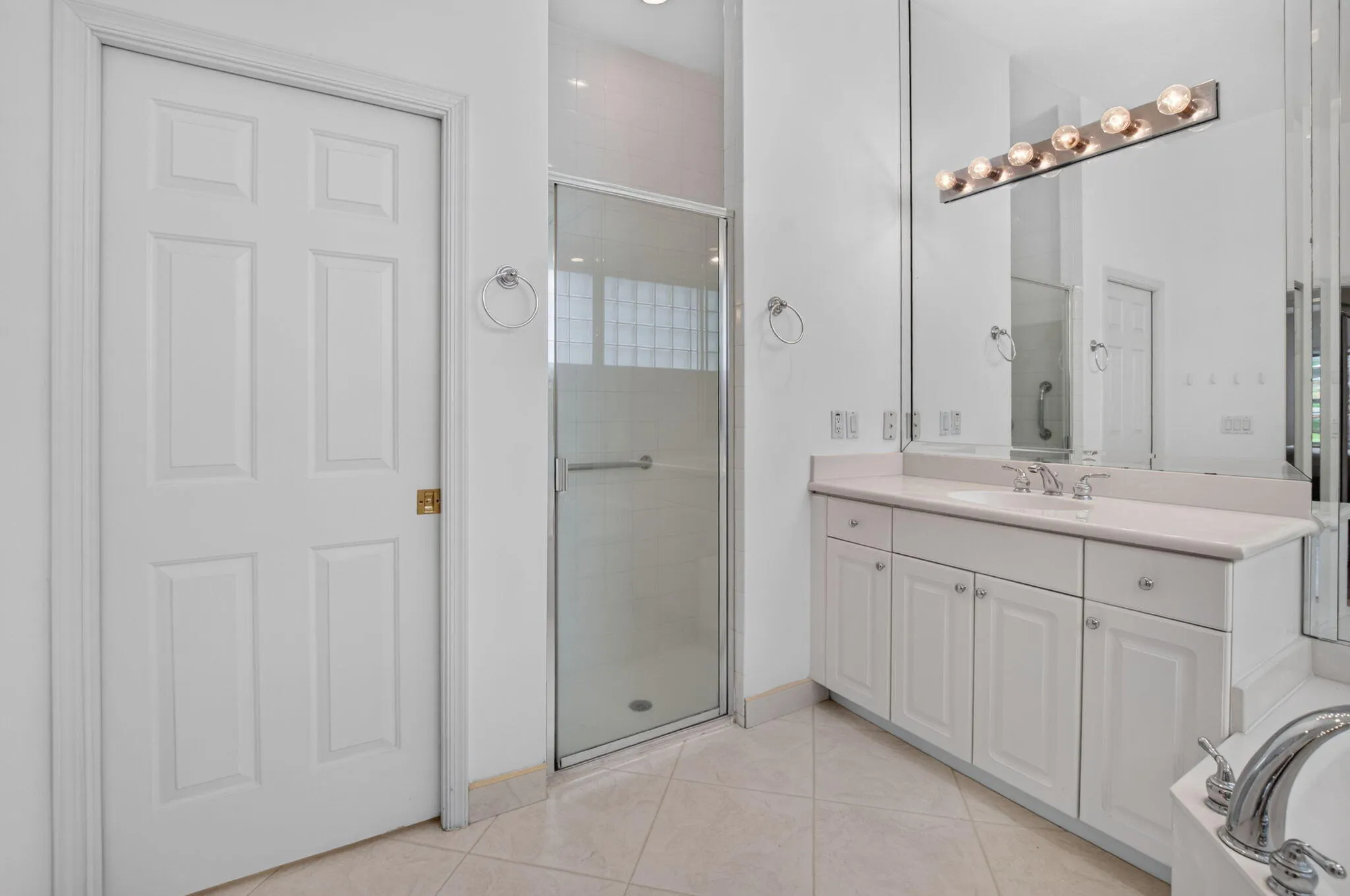 SEPARATE SHOWER