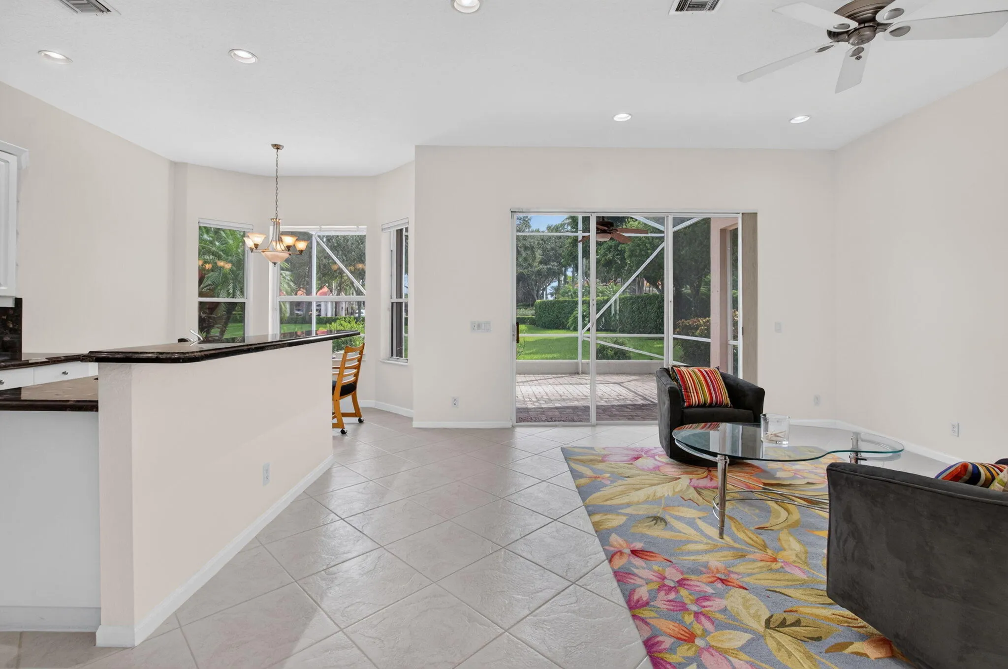 FAMILY ROOM AND BREAKFAST BAR