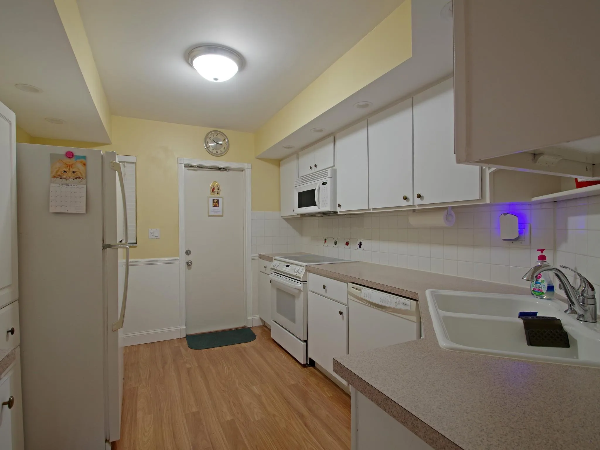 009-014-Kitchen-2048x1536
