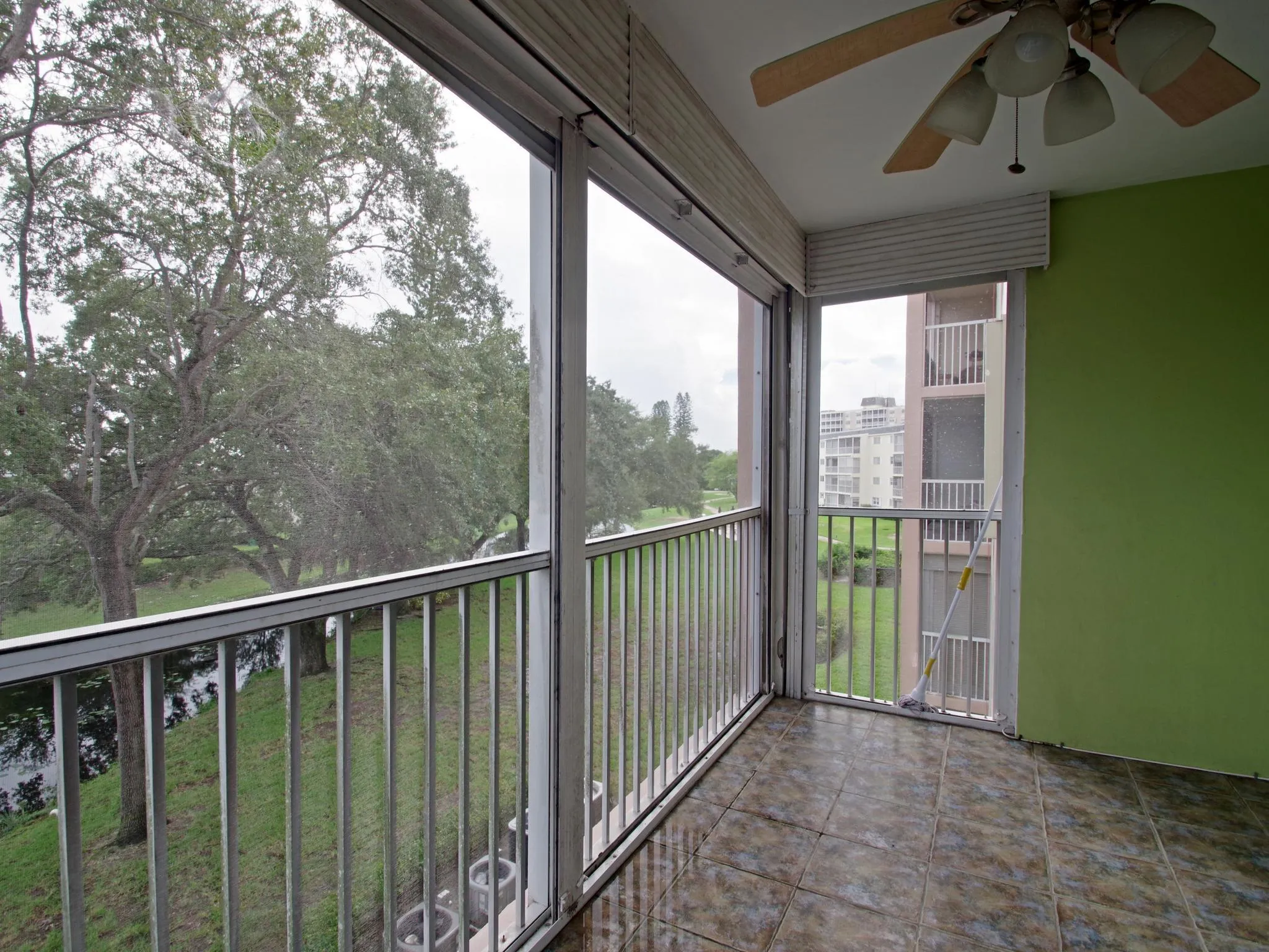 018-004-Balcony-2048x1536