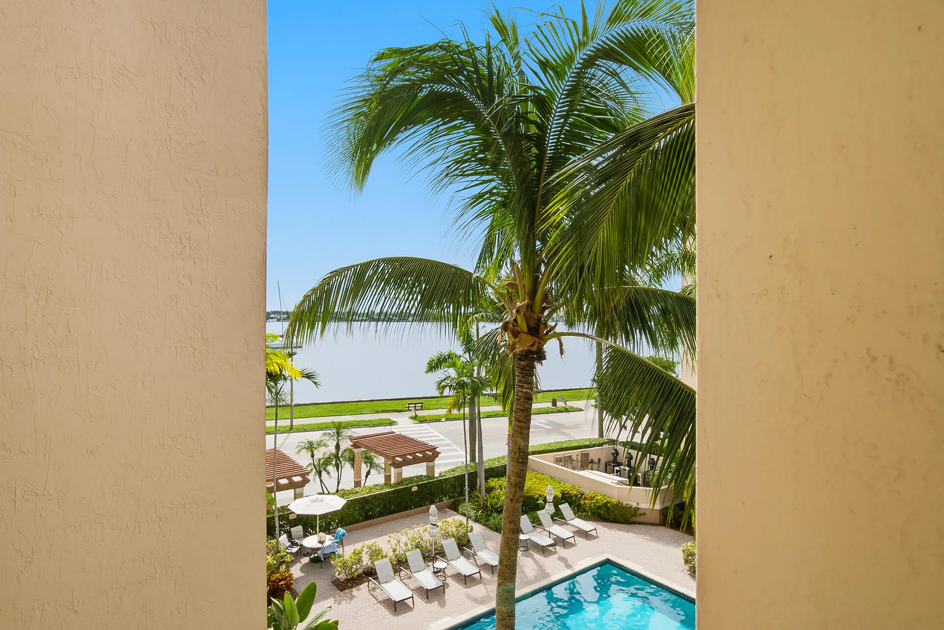 1801-NORTH-FLAGLER-DRIVE-435-33407-010