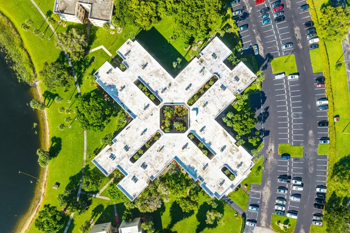 039-5190LasVerdesCircle-105-DelrayBeach-