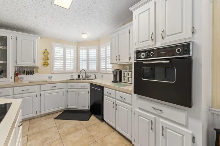 WALL OVEN