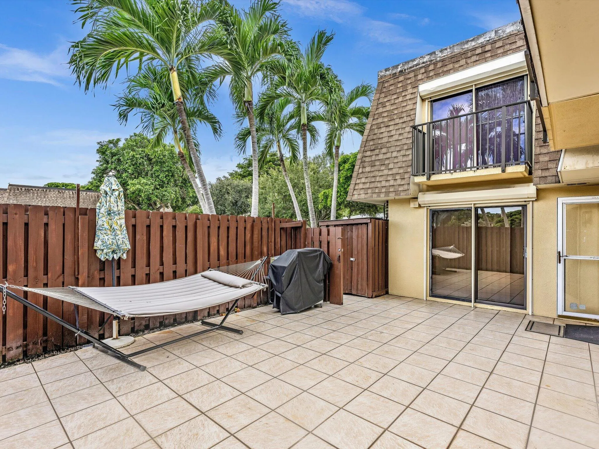 LARGE PRIVATE COURTYARD