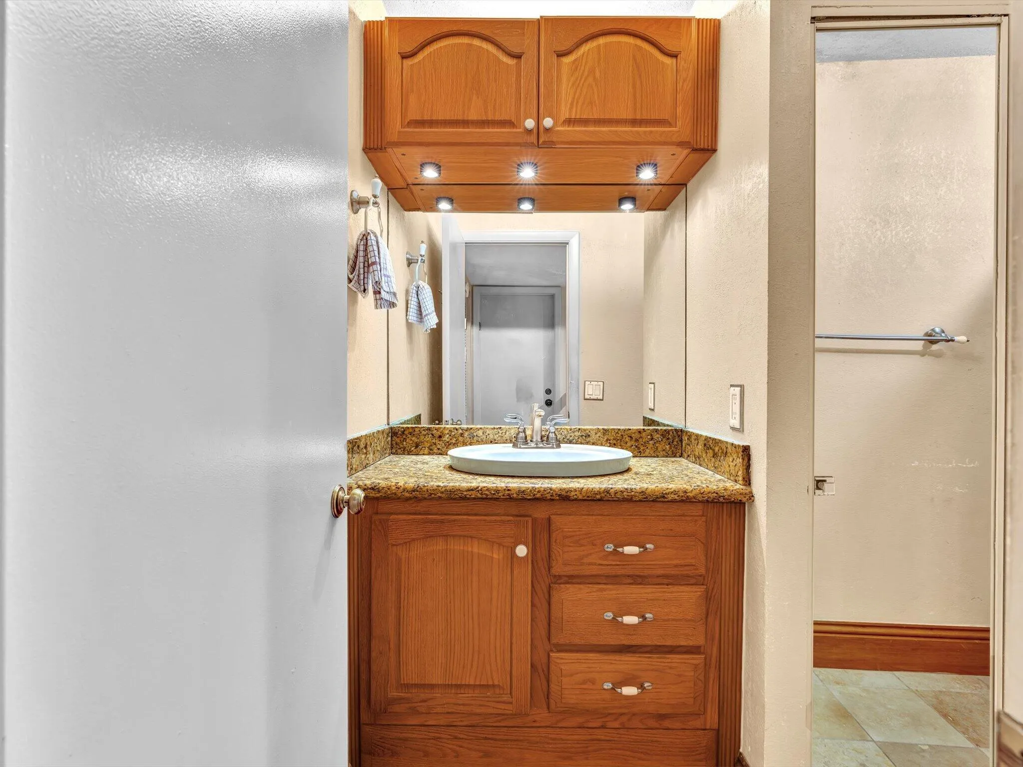 2ND BATHROOM
