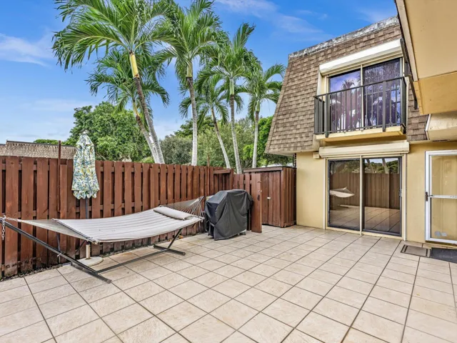LARGE PRIVATE COURTYARD